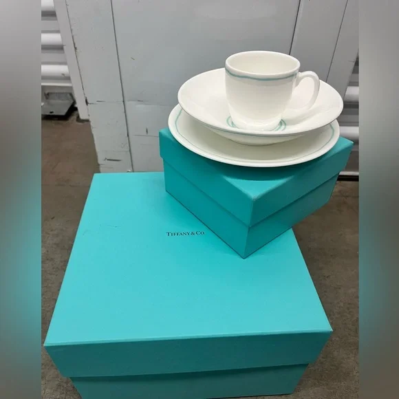 ティファニー ボーンチャイナ製ブルーボックス 陶器小物入れ